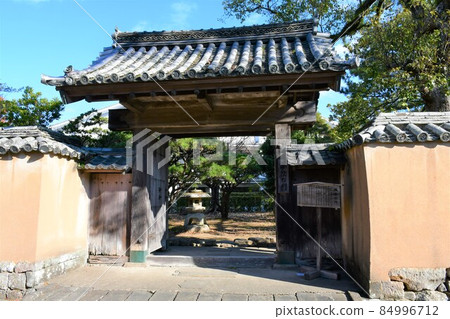 秋天的杵築城下町武士宅邸 84996712