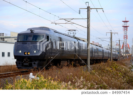 7 787系列特快龜目列車在長崎本線行駛 7 787系列特快龜目列車在長崎本線行駛 84997454