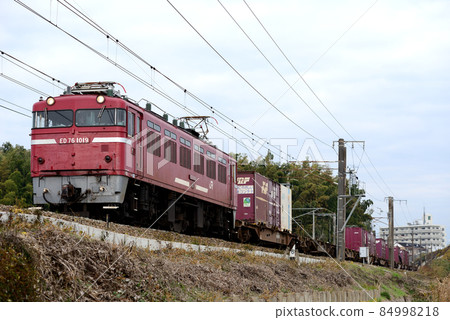 ED761019開往鹿兒島本線的集裝箱貨運列車 ED761019開往鹿兒島本線的集裝箱貨運列車 84998218