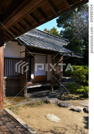 秋天的杵築城下町武士宅邸 84998504