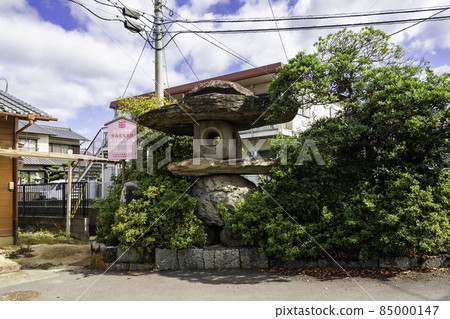 香川縣志度新町天然石燈籠贊岐市 香川縣志度新町天然石燈籠贊岐市 85000147