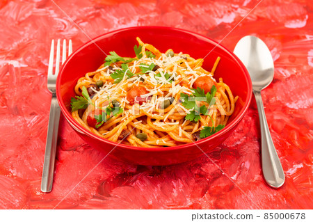 Spaghetti Puttanesca Spaghetti Puttanesca 85000678