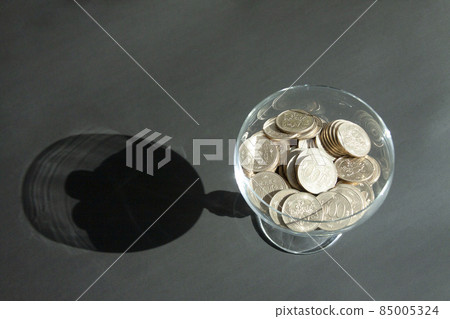 500日元硬幣儲蓄圖像 500日元硬幣儲蓄圖像 85005324