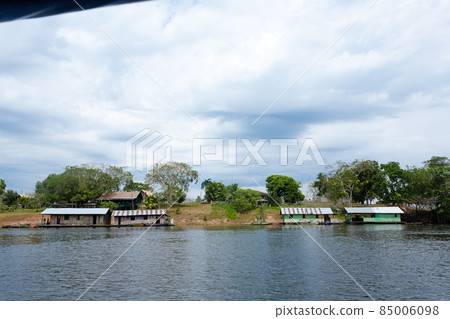 Houses along Amazonas river. Brazilian panorama 85006098