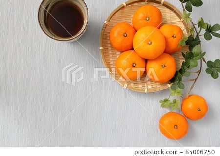 Tea and oranges | Japanese-style image Tea and oranges | Japanese-style image 85006750
