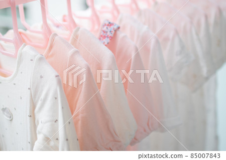 嬰兒衣服澆水 嬰兒衣服澆水 85007843