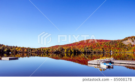 Lac-Superieur, Mont-tremblant, Quebec, Canada 85008178