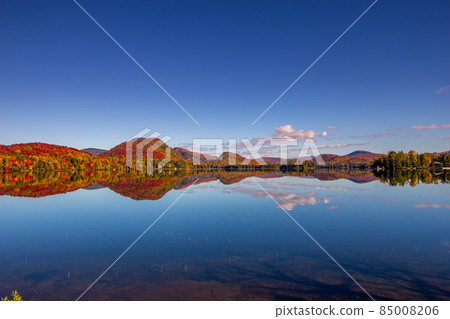 Lac-Superieur, Mont-tremblant, Quebec, Canada 85008206