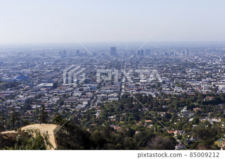 The Griffith observatory, Los angeles, California The Griffith observatory, Los angeles, California 85009212