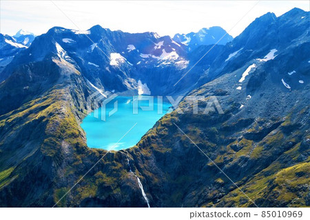 從塞斯納 (Cessna) 看向米爾福德峽灣 (Milford Sound) 從塞斯納 (Cessna) 看向米爾福德峽灣 (Milford Sound) 85010969