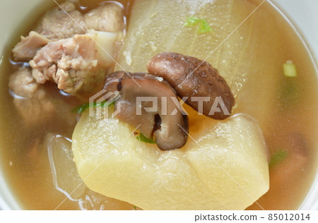 boiled winter melon with pork bone and mushroom soup on bowl 85012014