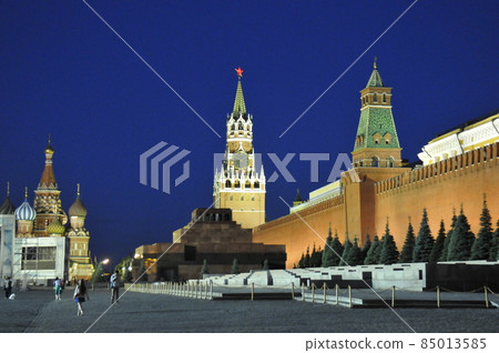 Night view of Russia, Moscow, Red Square, St. Basil's Cathedral (Pokrovsky Basilica), Lenin's Mausoleum, Spasskaya Tower 85013585