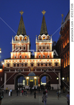 Night view of Russia, Moscow, Piazza Managed Naya, Voskresenskiye Gate 85013586