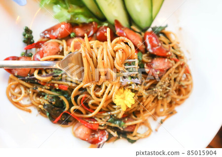 spaghetti or spicy spaghetti, pasta or spicy pasta 85015904