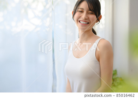 Beautiful woman  85016462