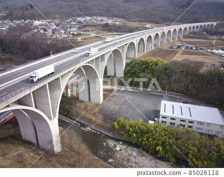 Joshinetsu Expressway Ueda Roman Bridge Ueda City, Nagano Prefecture (aerial view by drone) Joshinetsu Expressway Ueda Roman Bridge Ueda City, Nagano Prefecture (aerial view by drone) 85026118