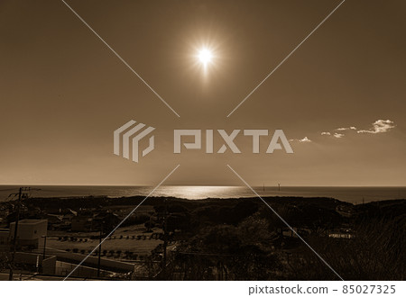 The Pacific Ocean seen from the hill observatory where the earth looks round (Choshi City, Chiba Prefecture) 85027325