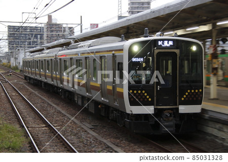 宇都宮線 E131 系列 600 系列（3 節車廂：試運行） 85031328