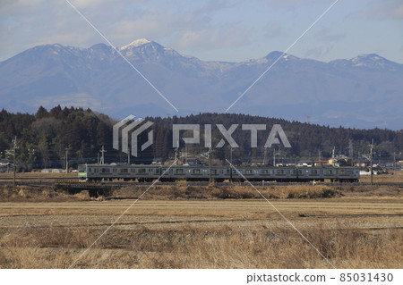 余雪的高原山和宇都宮線205系列(舊埼京線車輛:宇都宮⇔黑磯) 余雪的高原山和宇都宮線205系列(舊埼京線車輛:宇都宮⇔黑磯) 85031430