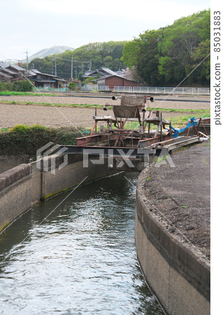 [World Heritage Irrigation Facility Heritage] Kurayasu River, Hyakuken River Irrigation Heritage Group, Kurayasu River, water wheel and rural landscape, Higashi-ku, Okayama City, Okayama Prefecture 85031883
