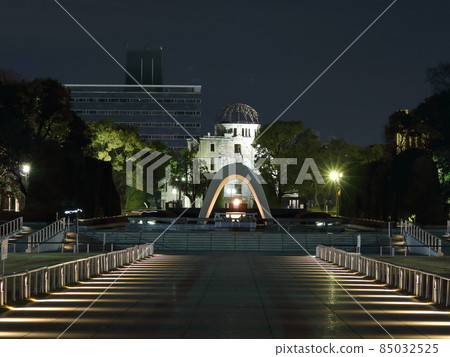 廣島和平紀念公園原子彈爆炸圓頂、原子彈爆炸受害者紀念碑 85032525