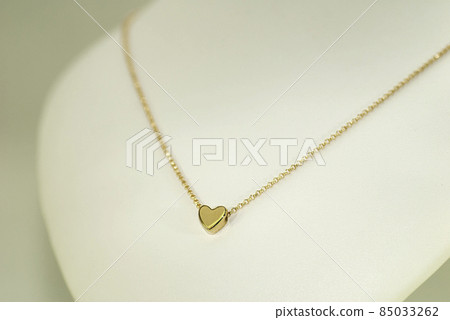 Heart-shaped pendant Heart-shaped pendant 85033262