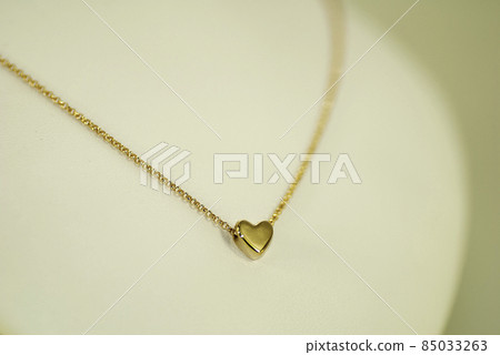 Heart-shaped pendant Heart-shaped pendant 85033263