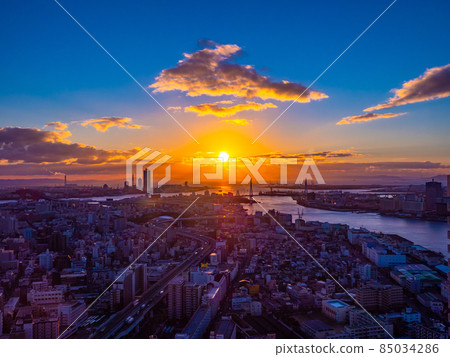 Evening view of western Osaka 85034286