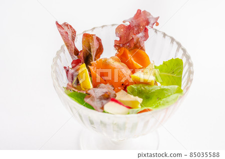 Smoked salmon carpaccio 85035588