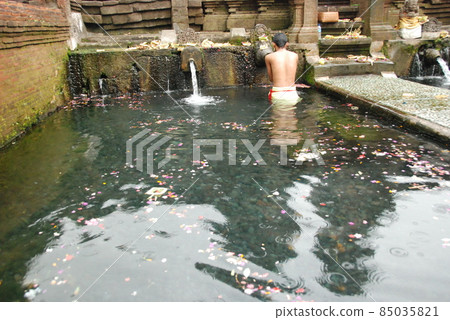 Mandy (bath) person (Tirta Empul Temple / Bali / Indonesia) 85035821