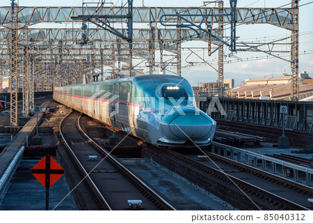 Tohoku Shinkansen E5 series (composition photo) 85040312