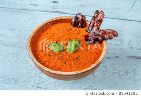 Creamy grilled red pepper soup Creamy grilled red pepper soup 85041288