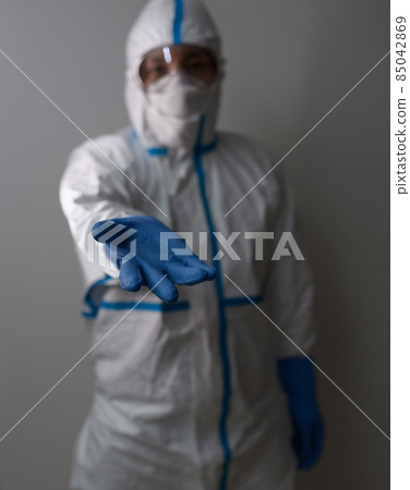Men in protective clothing 85042869