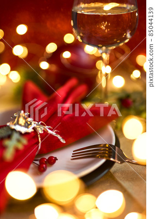 Traditional Christmas table place setting. Holidays background. 85044139