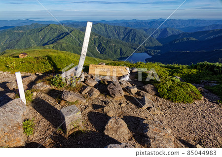 Scenery of the Asahi mountain range and the summit of Mt. Itoh in summer 85044983