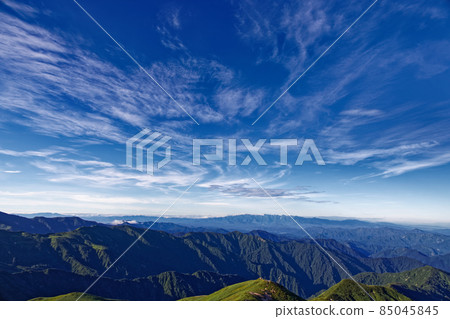 從伊藤山頂眺望的朝日山脈、飯豐山脈 85045845