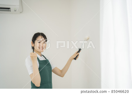女性粉刷牆(滾筒) 女性粉刷牆(滾筒) 85046620