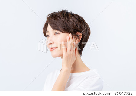 Middle women 85047722