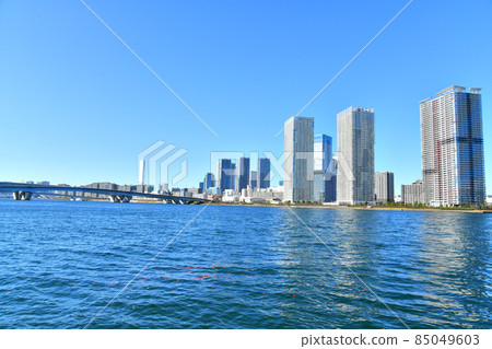 從晴橋公園（東京都中央區）看海衛一廣場和晴海海濱公園 [2021.12] 85049603