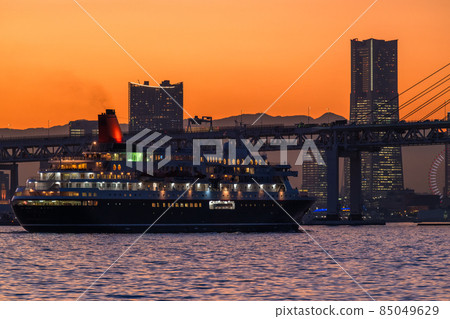 《Kanagawa》 Night view of Yokohama Bay Bridge, Twilight Time 85049629