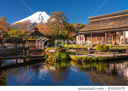 《Yamanashi Prefecture》 Autumn Mt. Fuji, autumn leaves Oshino Hakkai 《Yamanashi Prefecture》 Autumn Mt. Fuji, autumn leaves Oshino Hakkai 85050070
