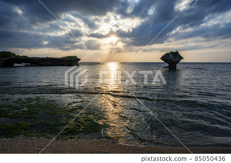 Dusk of Okinawa Watariwa Beach Dusk of Okinawa Watariwa Beach 85050436