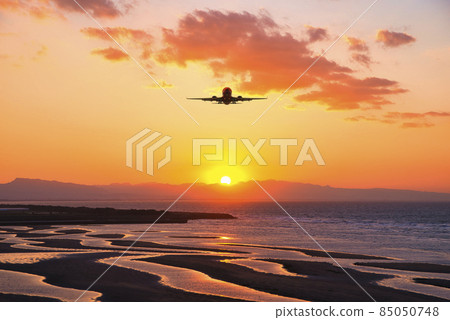Beautiful sunset scenery on the Matama coast in Oita prefecture 85050748