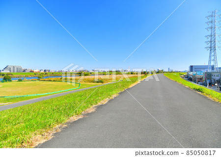 Looking downstream from the Arakawa bank near Sasame Bridge (Itabashi-ku, Tokyo) [2021.11] 85050817