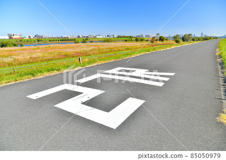 Looking downstream from the 27km point from the right bank of Arakawa / estuary (Itabashi-ku, Tokyo) [2021.11] 85050979