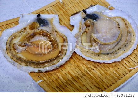 Raw scallops 85051238