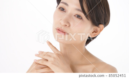 酷美中間女性露肩 85052451