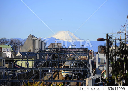 December Setagaya 941 Mt. Fuji and Odakyu Line, Setagaya Daita 3-chome December Setagaya 941 Mt. Fuji and Odakyu Line, Setagaya Daita 3-chome 85053999
