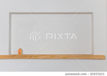 三座小木屋裝飾在塗有矽藻土的壁龕中 85055023