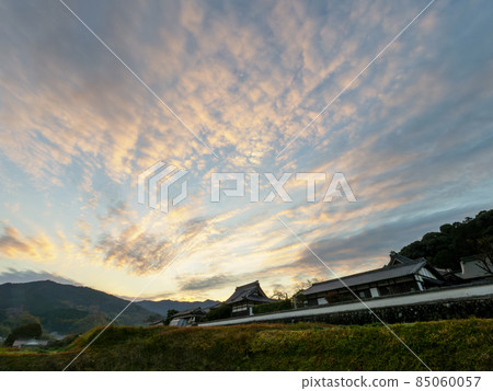 飛鳥村立花寺和日出的風景 飛鳥村立花寺和日出的風景 85060057